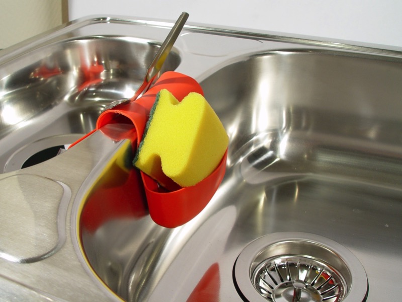 気になるシンクのぬめり その対処法と予防法