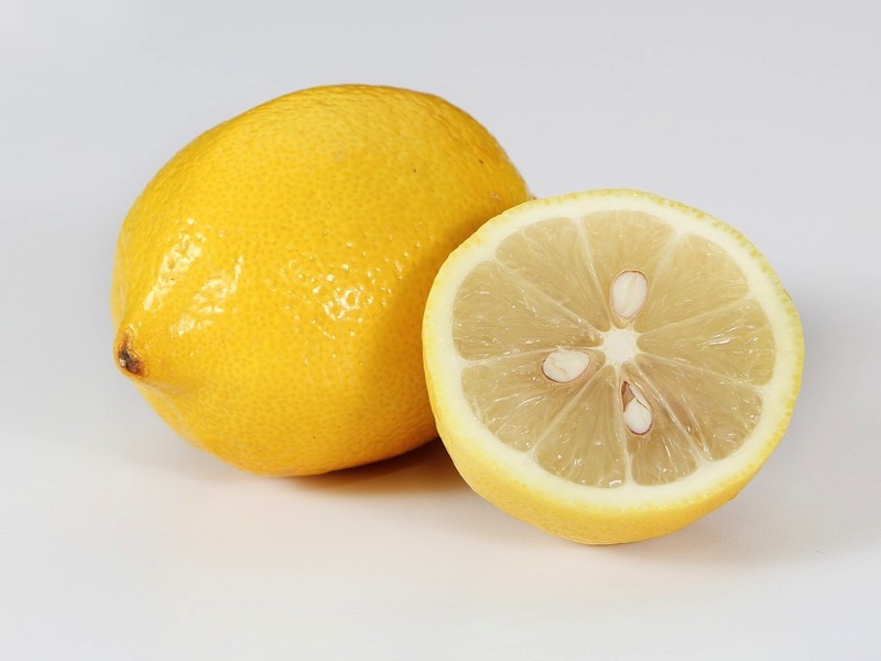 1・レモンを使用する